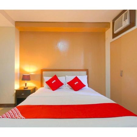 Oyo 769 Poblacion Suites Polaris Makati City Luaran gambar