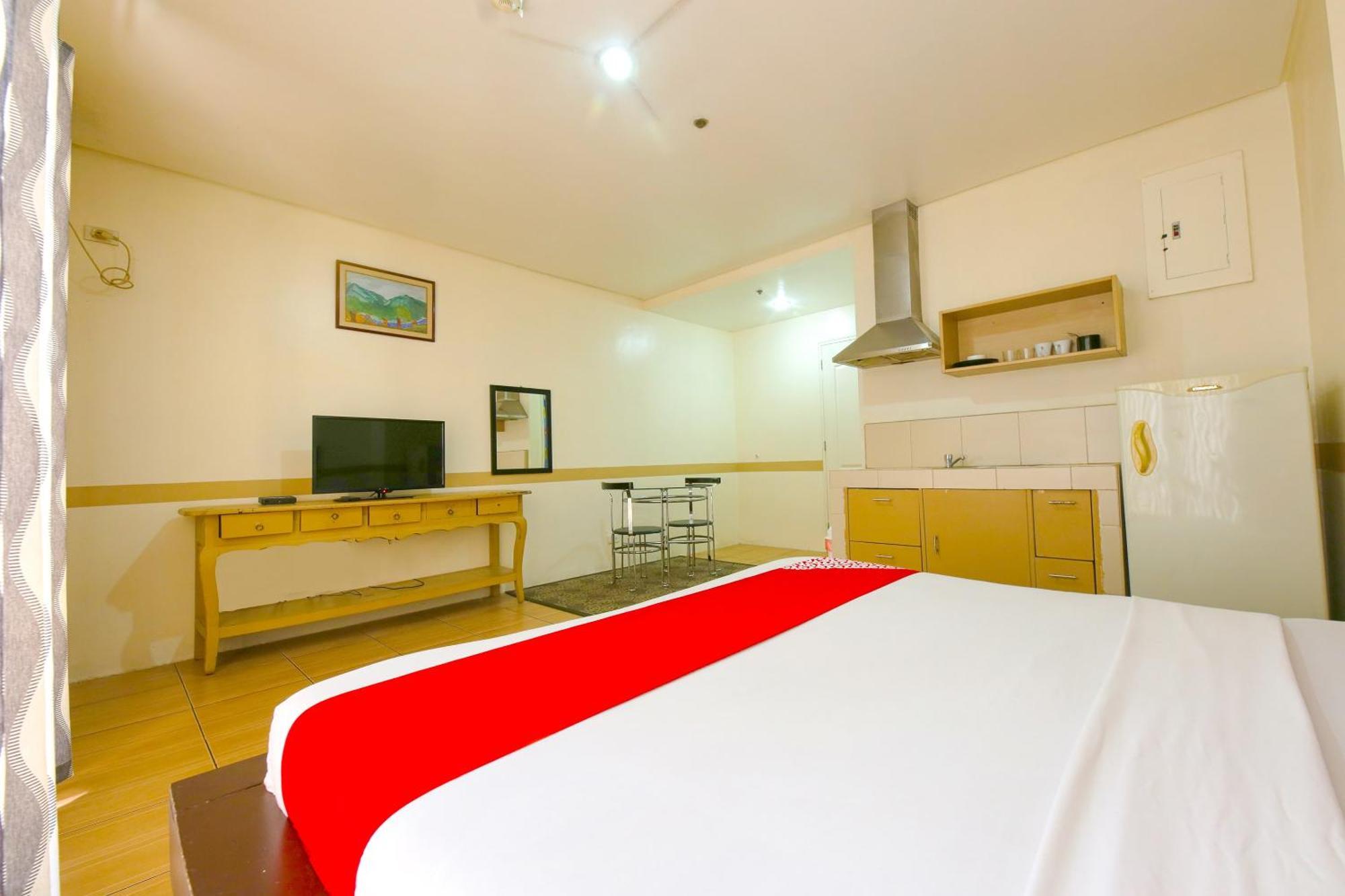 Oyo 769 Poblacion Suites Polaris Makati City Luaran gambar