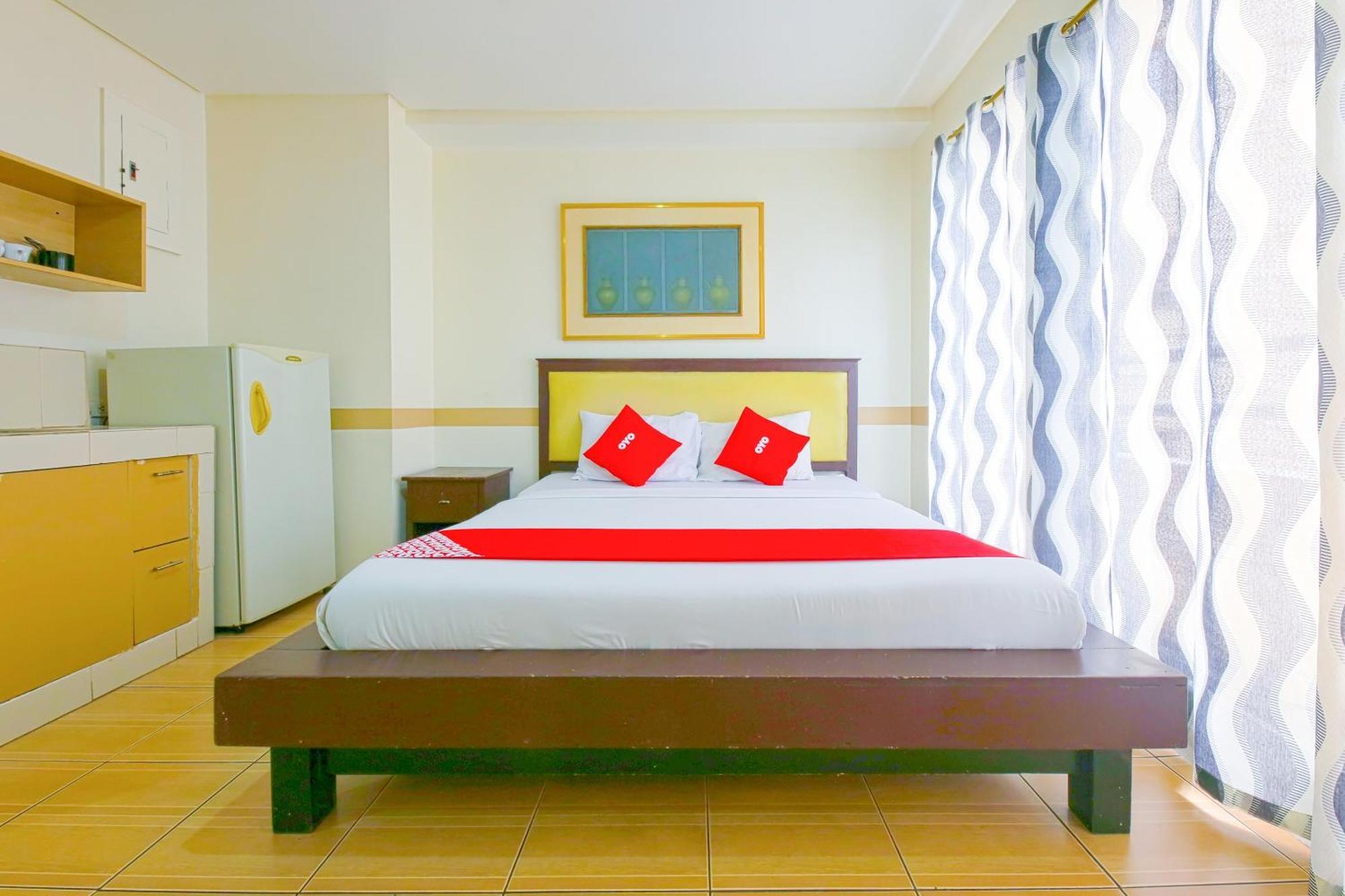 Oyo 769 Poblacion Suites Polaris Makati City Luaran gambar