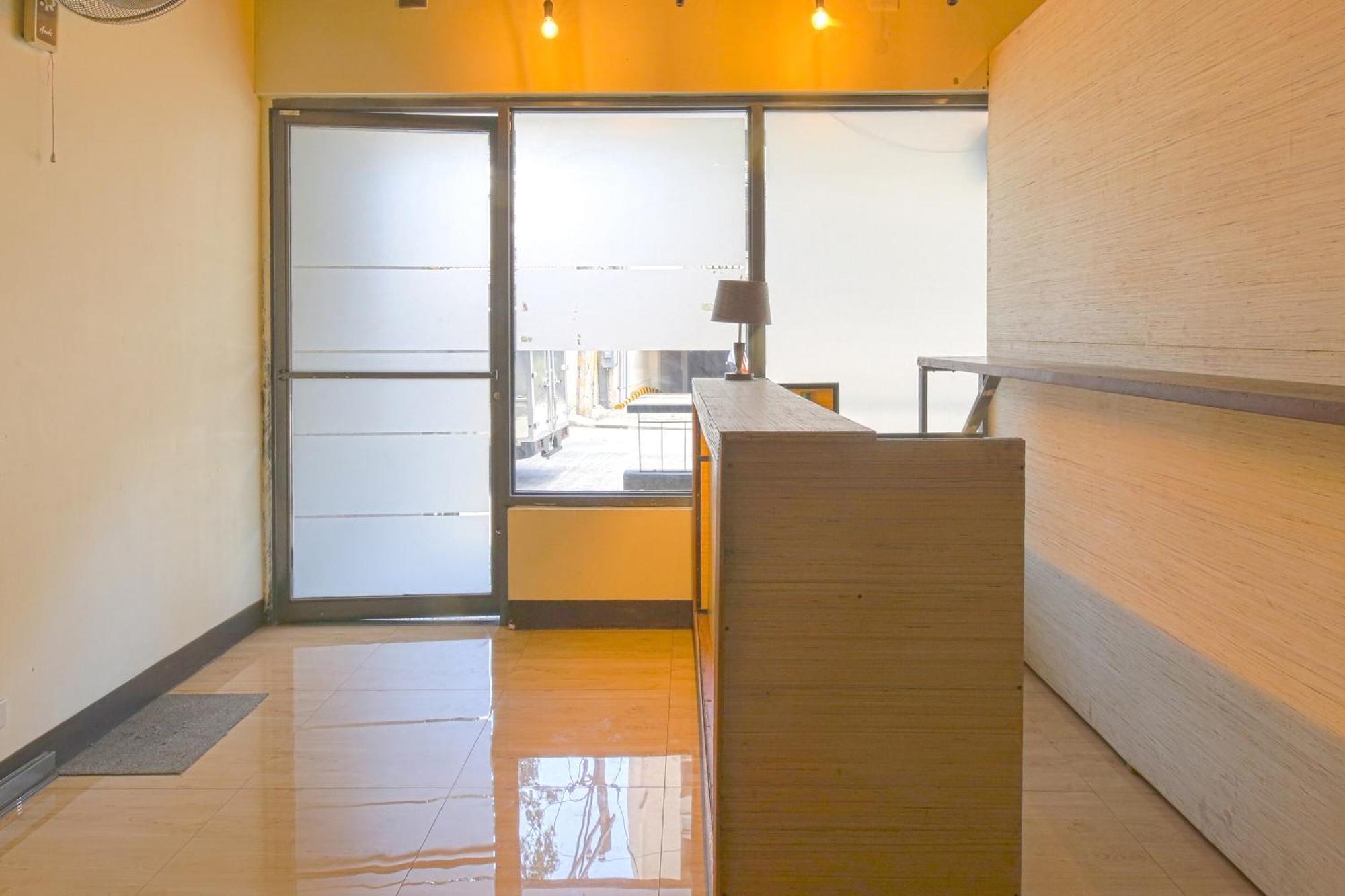 Oyo 769 Poblacion Suites Polaris Makati City Luaran gambar