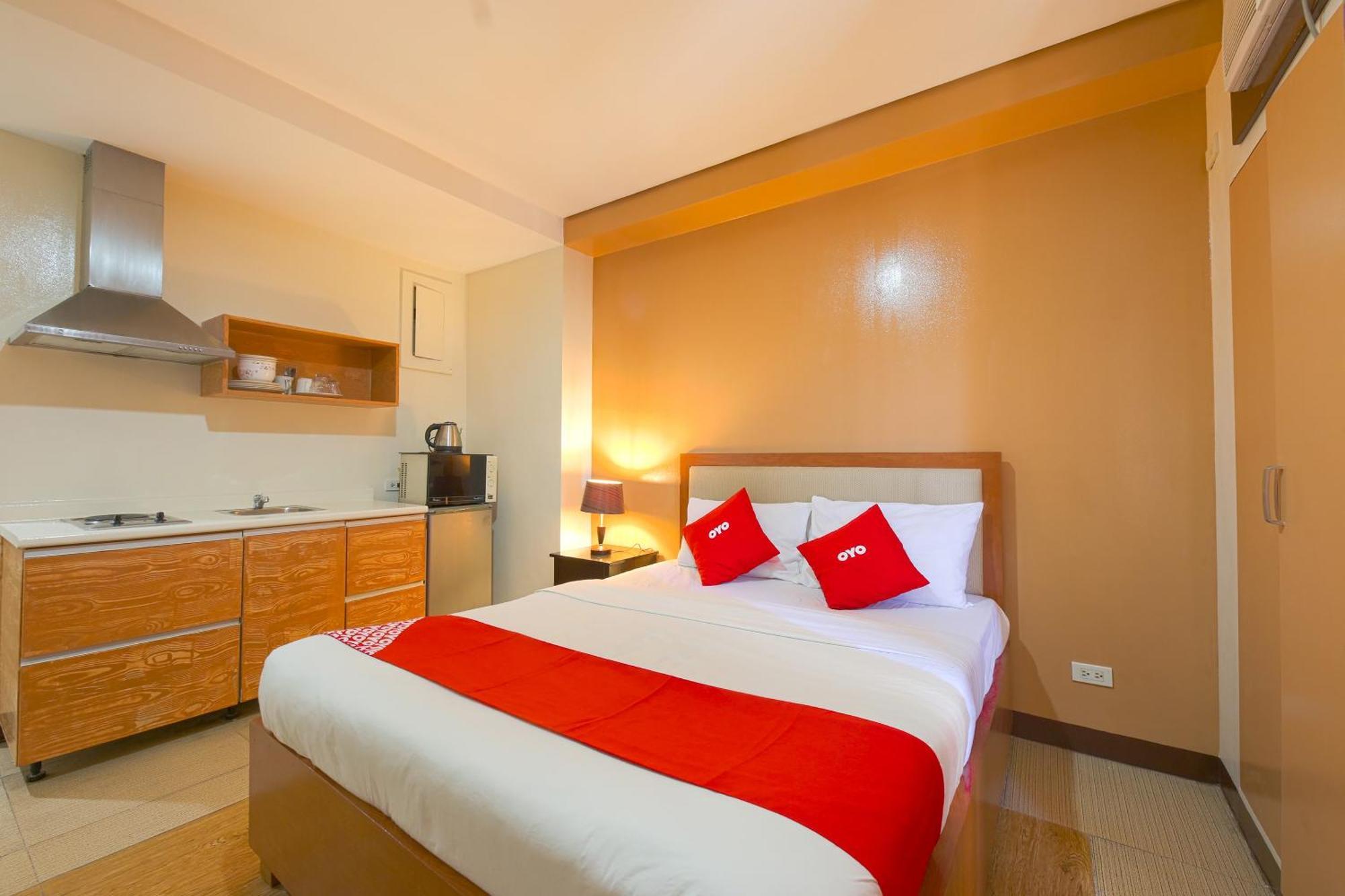 Oyo 769 Poblacion Suites Polaris Makati City Luaran gambar