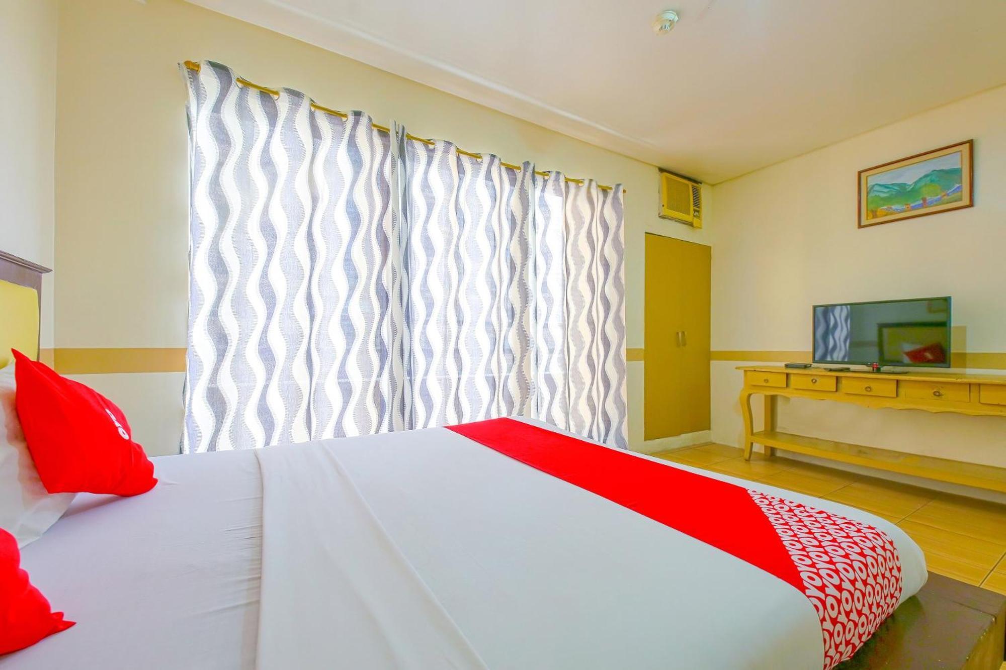 Oyo 769 Poblacion Suites Polaris Makati City Luaran gambar