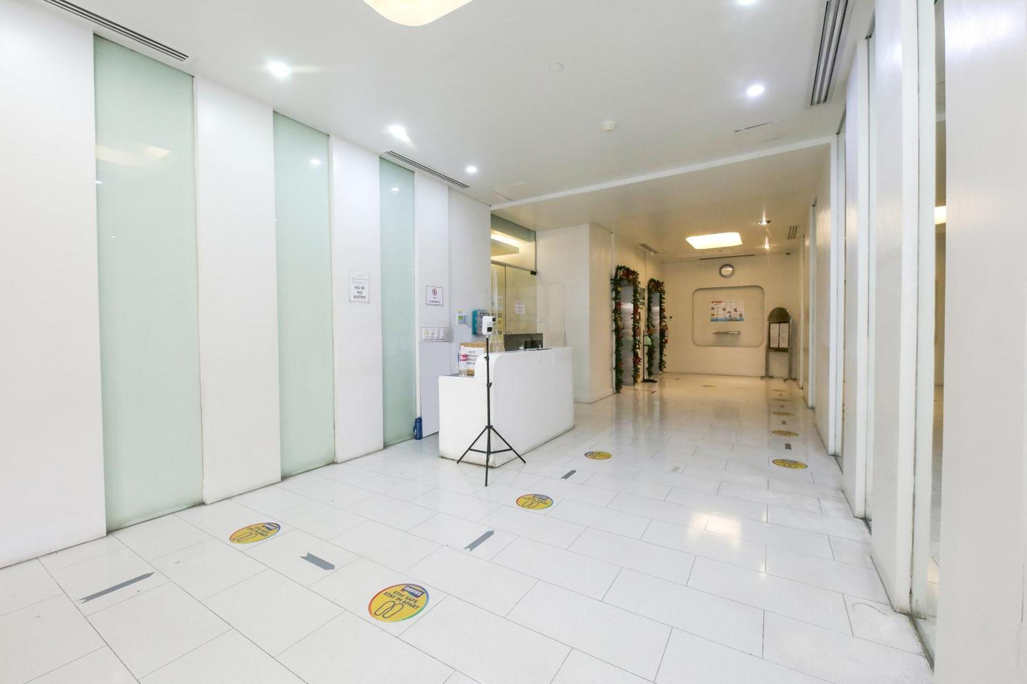 Oyo 769 Poblacion Suites Polaris Makati City Luaran gambar
